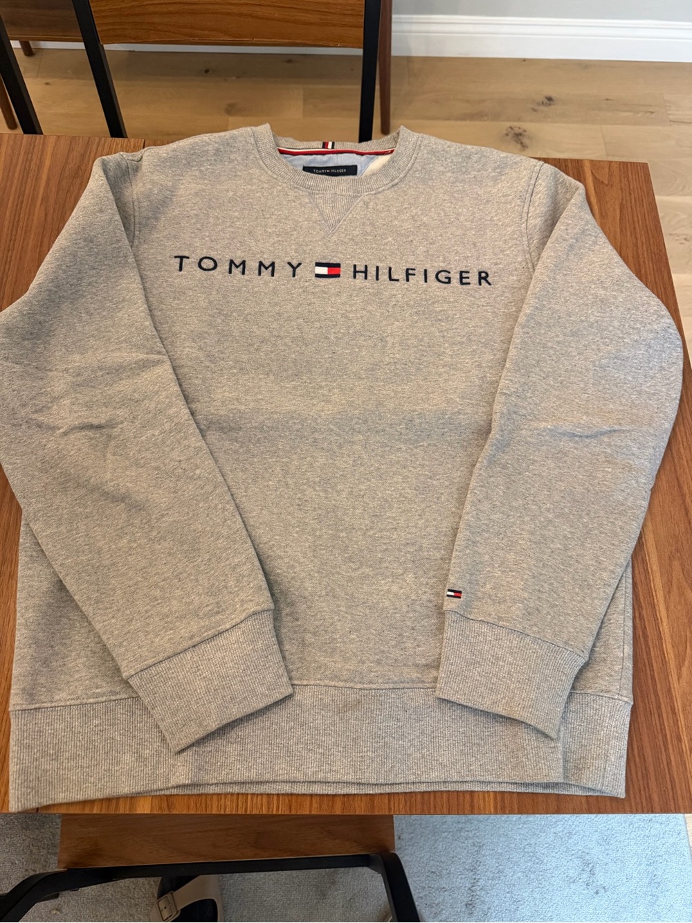 Tommy Hilfiger Light Gray Logo Crewneck Sweatshirt